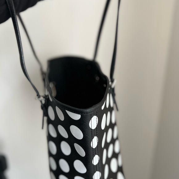 Pristine condition authentic Michael Kors purse black and white polka dot 9”x14” - Picture 2 of 4